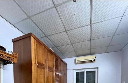 Tập thể tầng 4 D3 Nguyễn Công Trứ, Hai Bà Trưng. DT 20 m2 , 1 pn, giá chỉ 5 Triệu